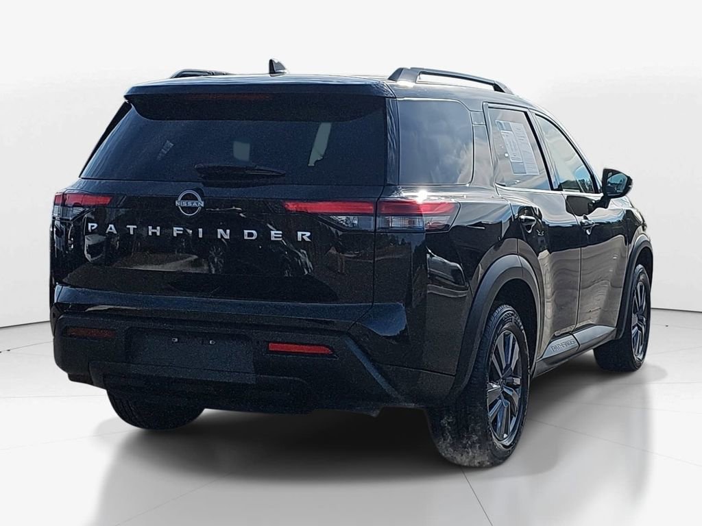 Used 2025 Nissan Pathfinder SV image 5