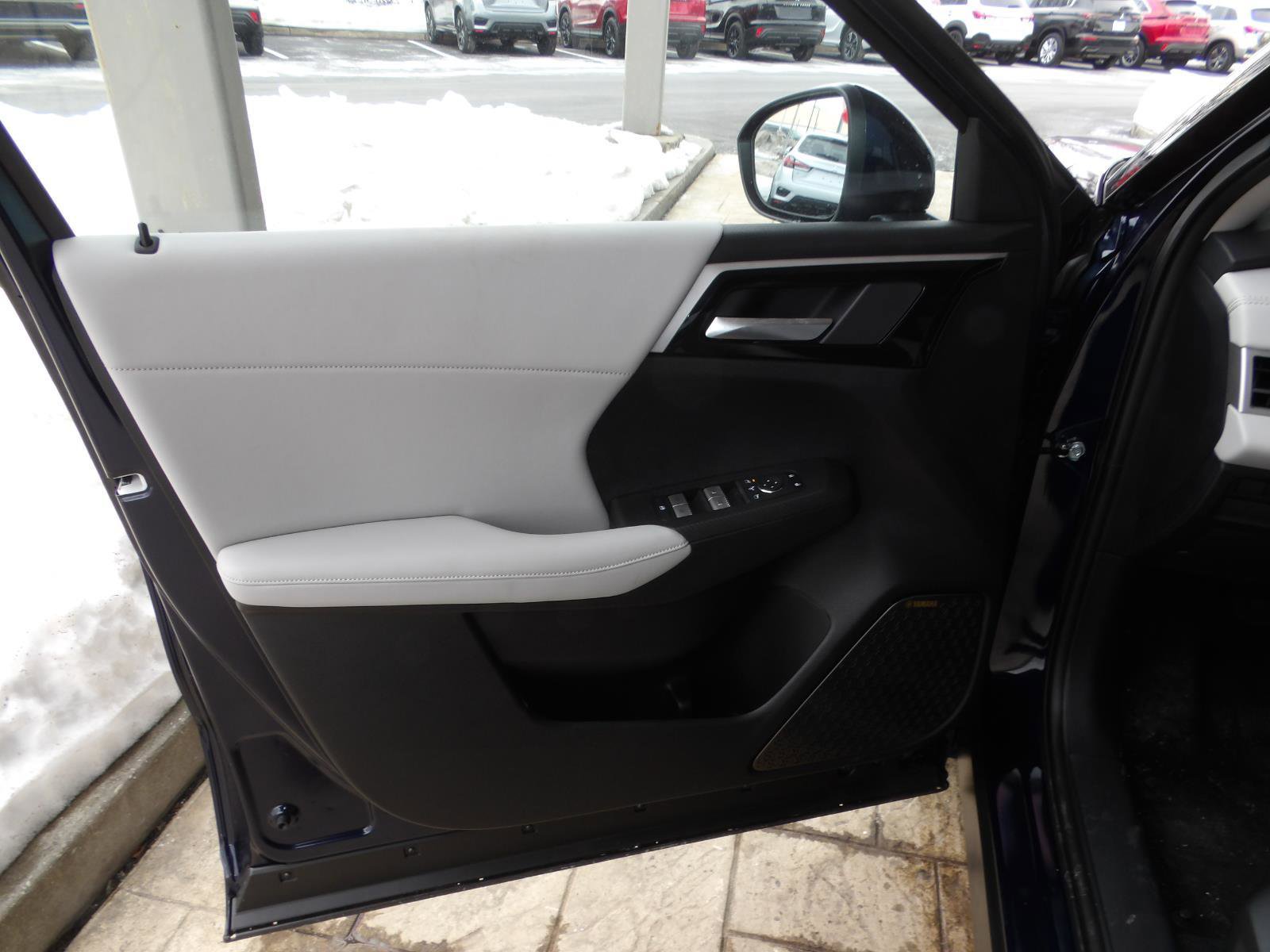 New 2026 Mitsubishi Outlander SE image 19