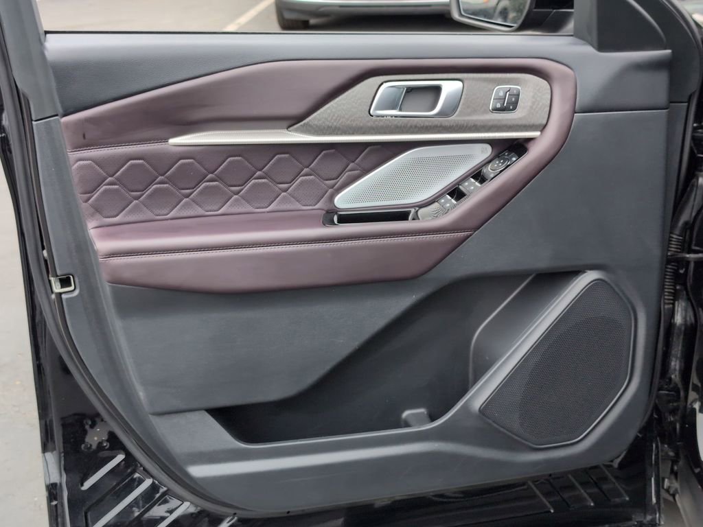 Used 2025 Ford Explorer Platinum w/ LUX Leather Package image 11
