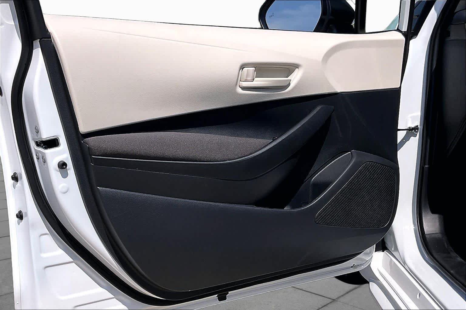 New 2027 Toyota Corolla LE FWD image 10