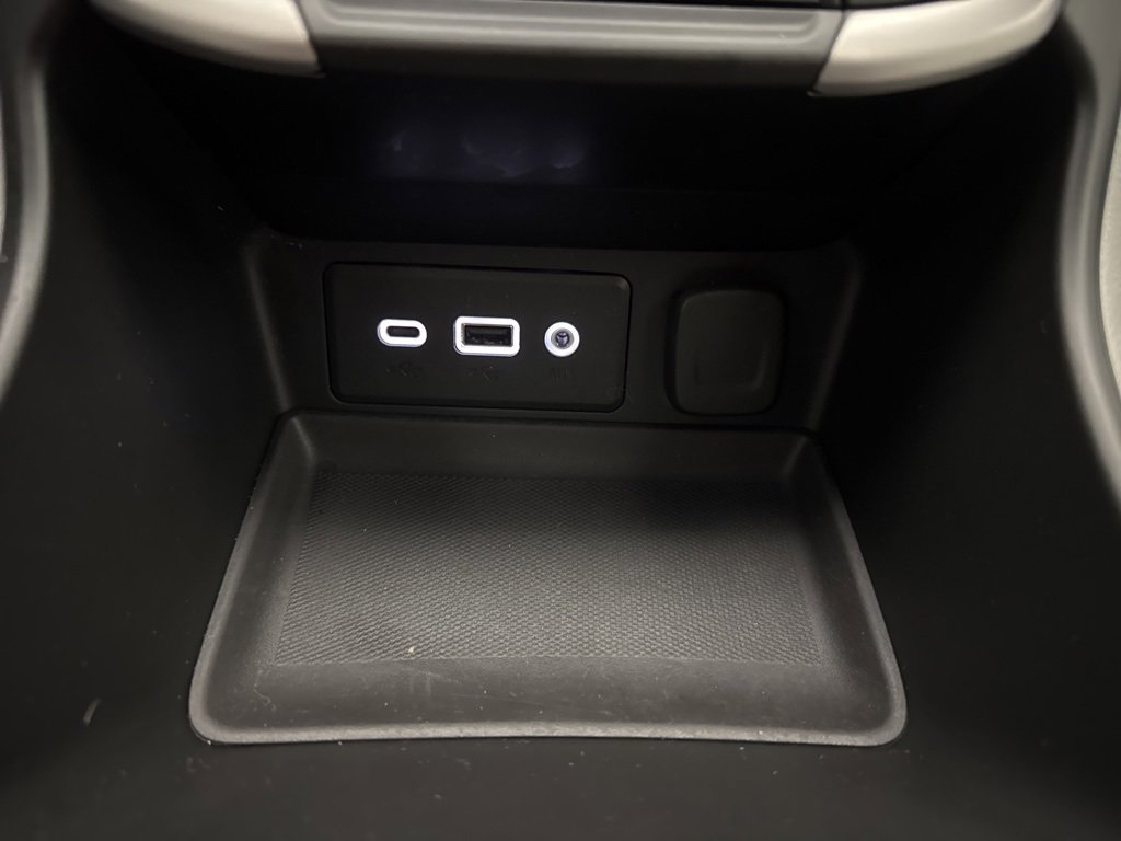 Used 2023 GMC Terrain SLE w/ Driver Convenience Package image 30