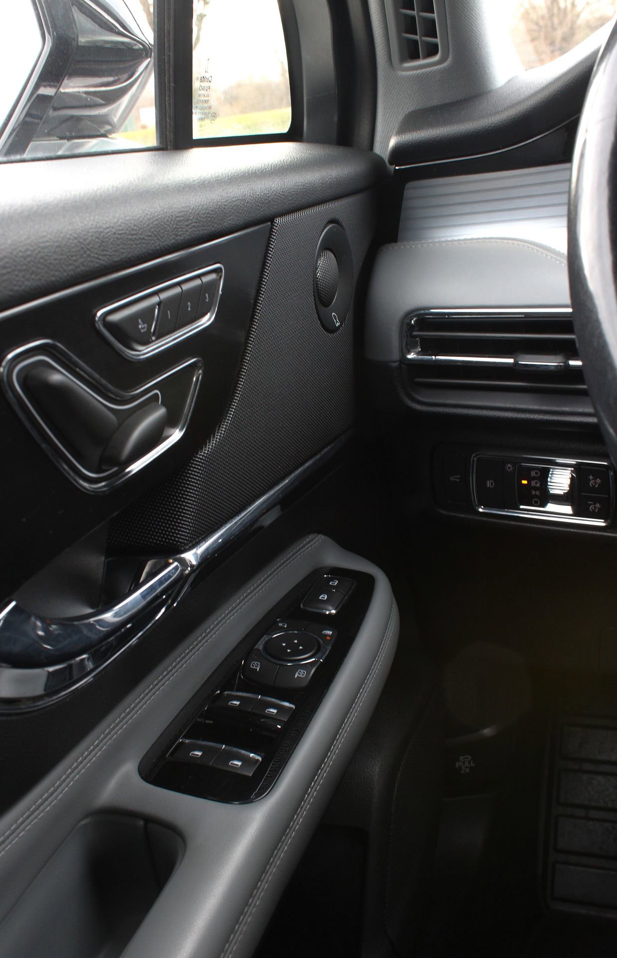 Used 2021 Lincoln Corsair Reserve image 16