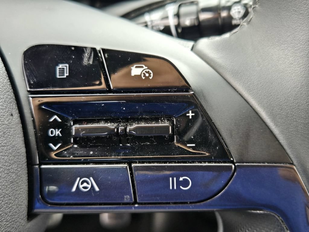 Certified 2025 Hyundai Elantra SEL FWD image 23