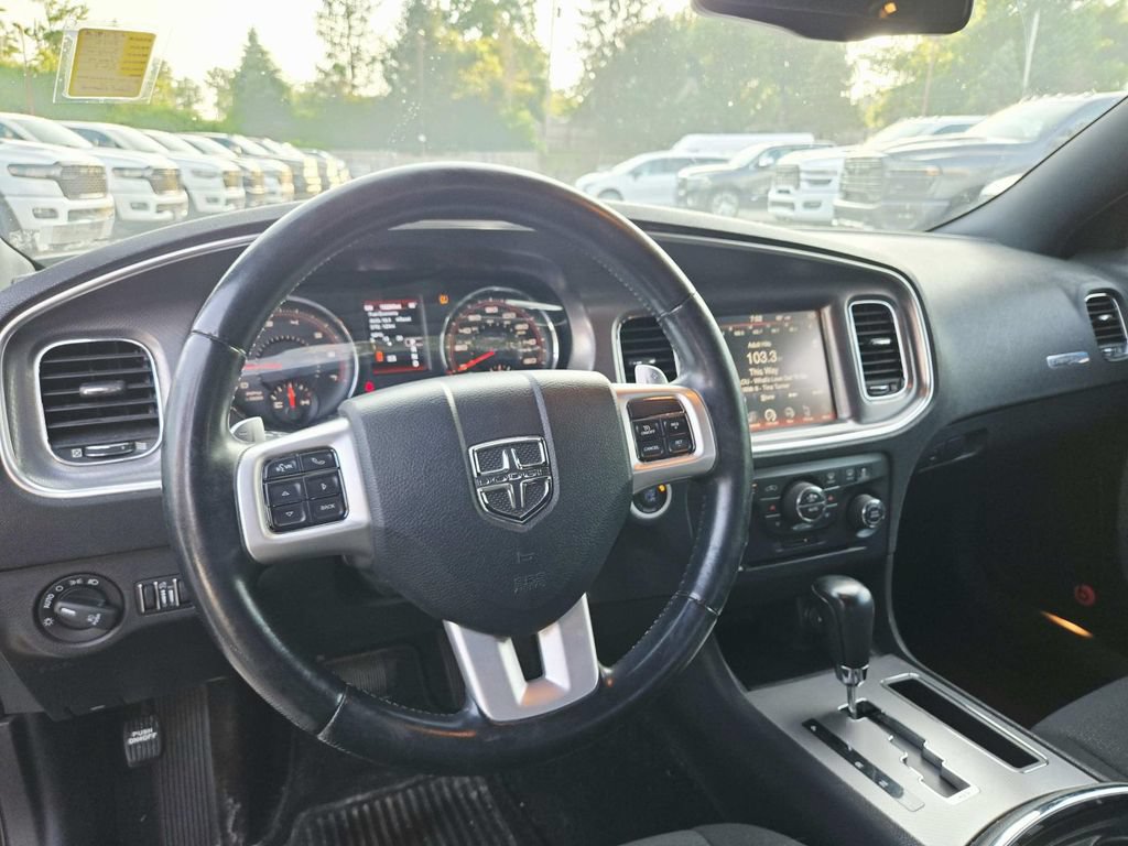 Used 2013 Dodge Charger R/T w/ Blacktop Pkg RWD image 9
