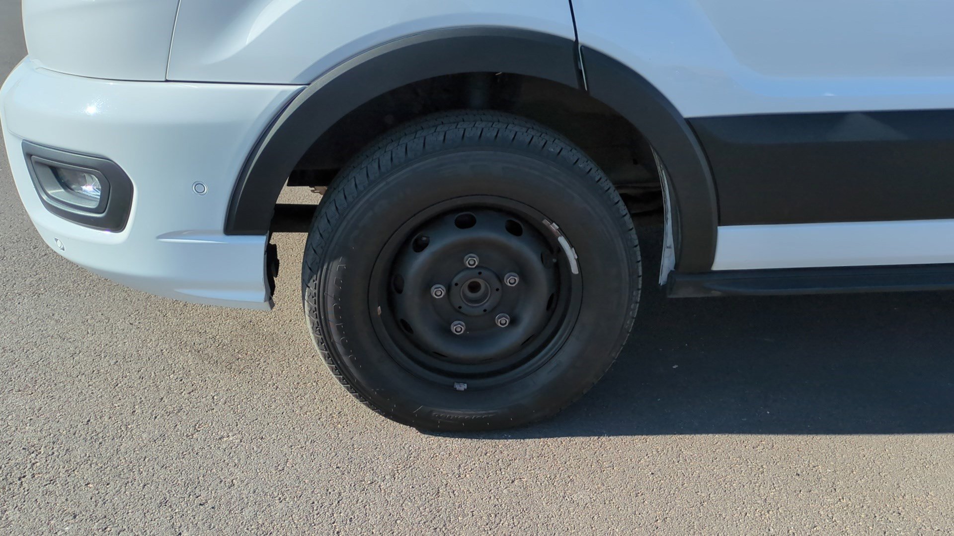 Used 2023 Ford Transit 350 XLT image 10