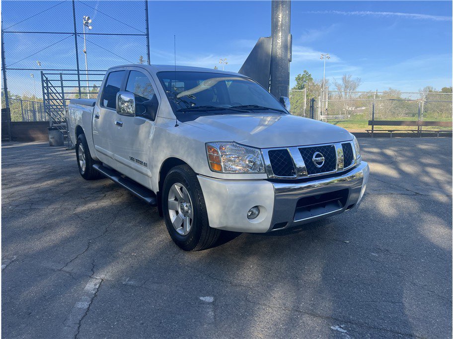 Used 2005 Nissan Titan LE w/ (U01) Nissan Navigation Pkg image 1
