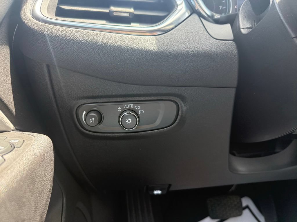 Used 2024 Chevrolet Equinox LS w/ LS Convenience Package FWD image 36