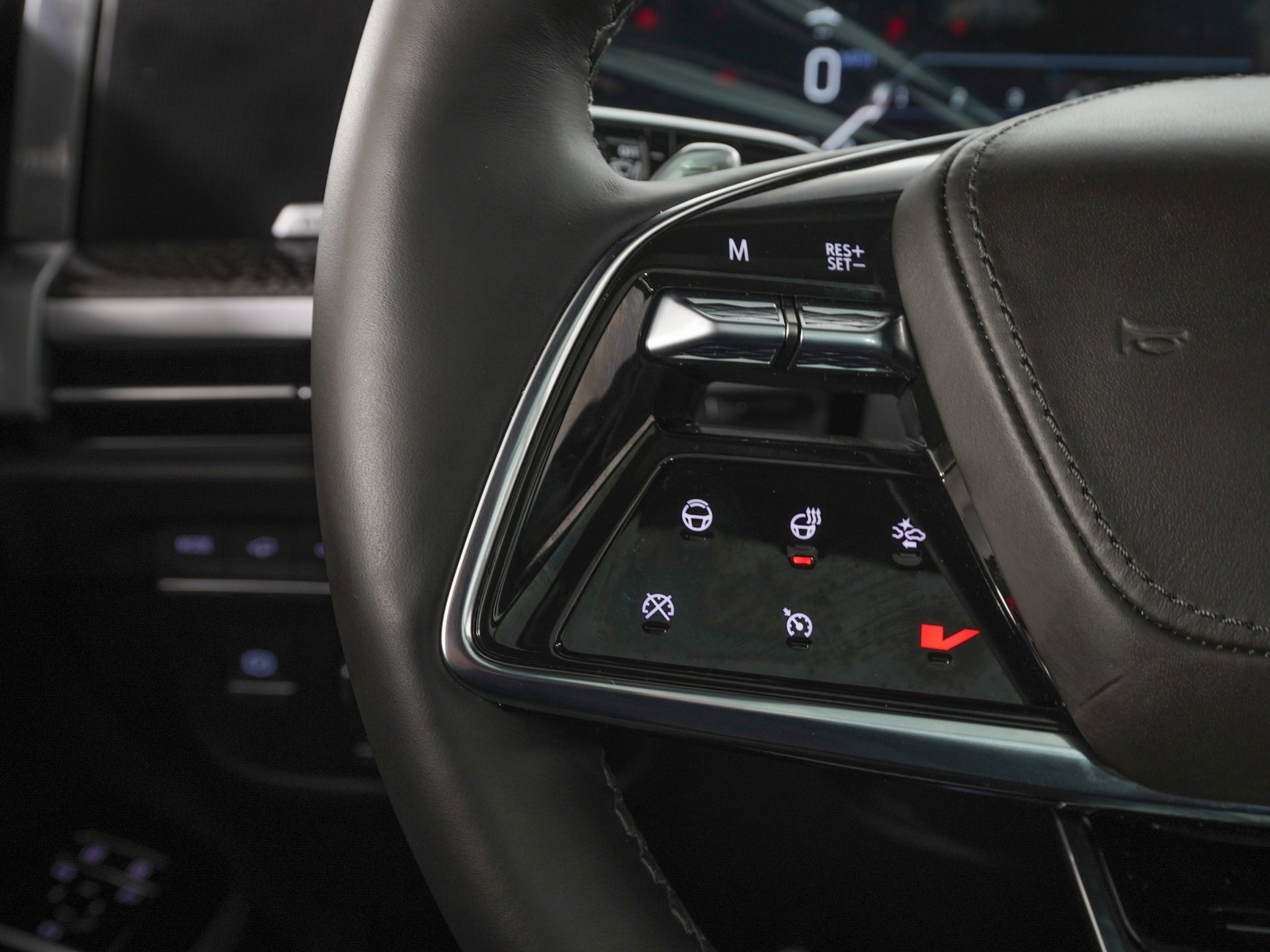 Used 2025 Cadillac Escalade V w/ LPO, ONYX Package image 24