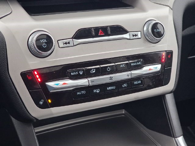 Used 2023 Ford Explorer XLT w/ Equipment Group 202A AWD/4WD image 35