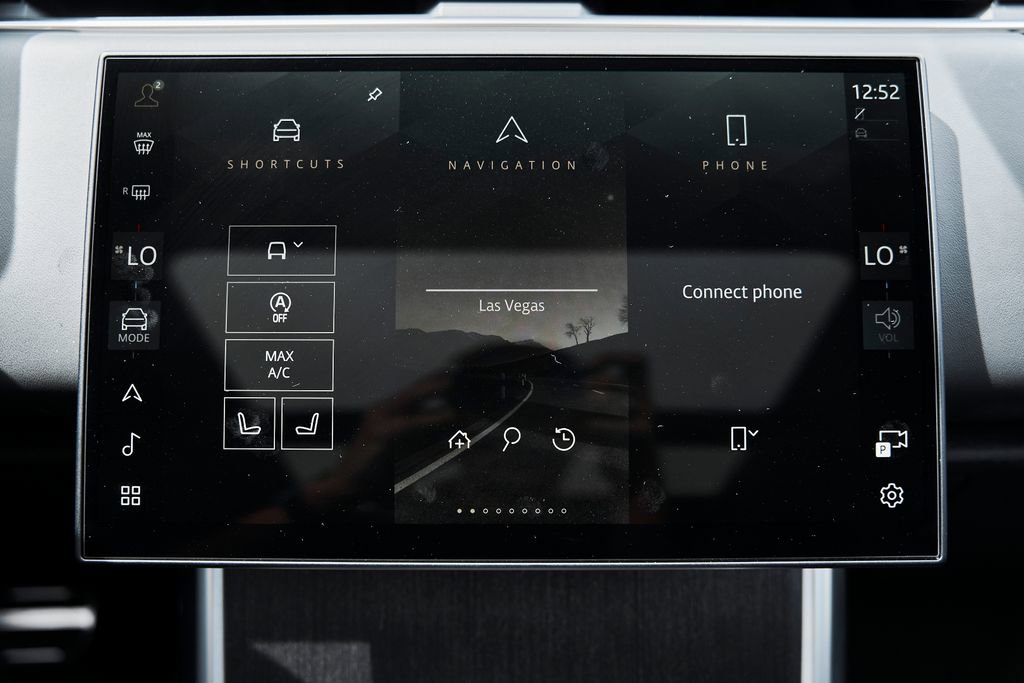 Used 2025 Land Rover Range Rover SE AWD/4WD image 65