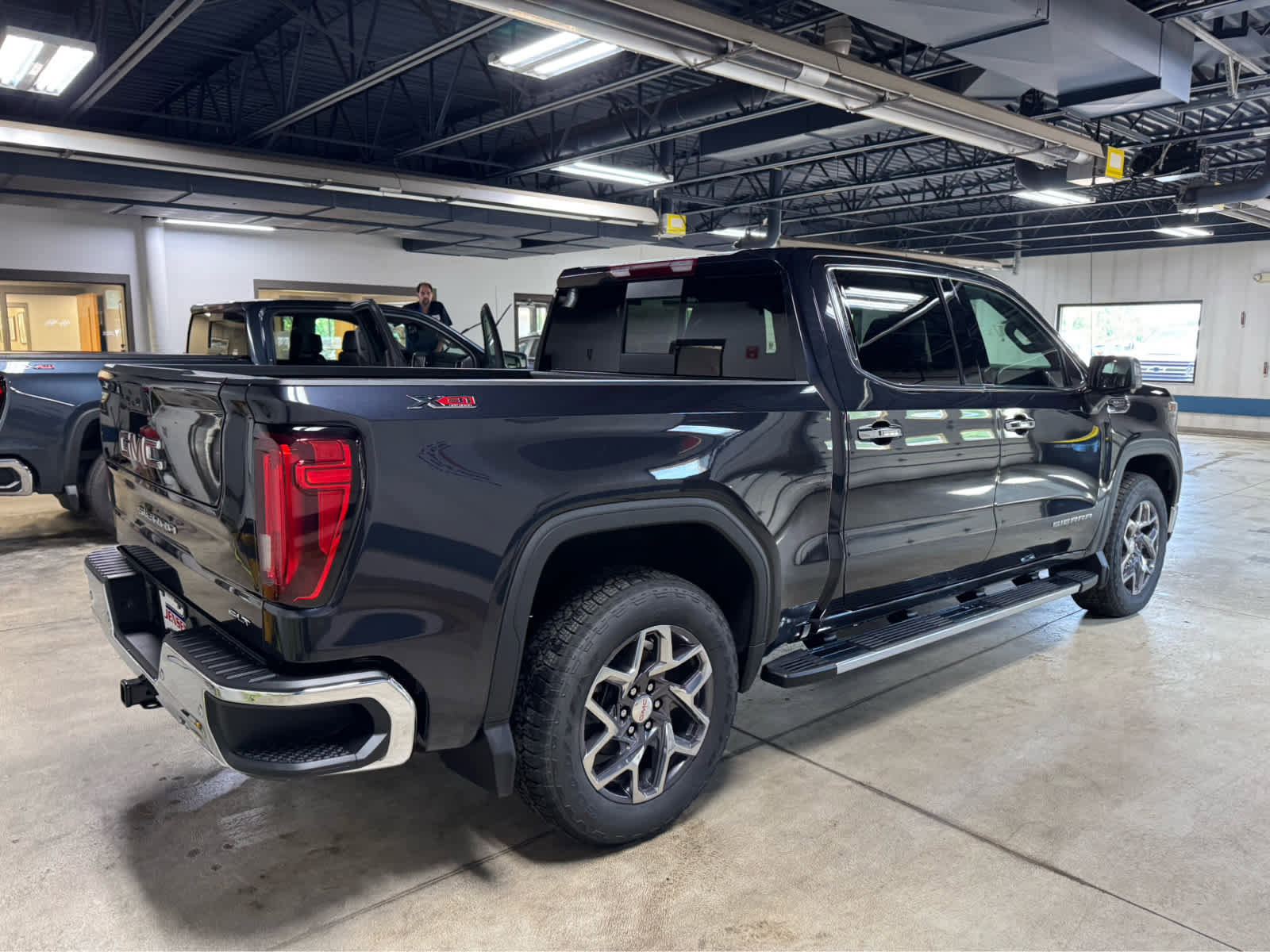 New 2026 GMC Sierra 1500 SLT w/ SLT Premium Plus Package image 4