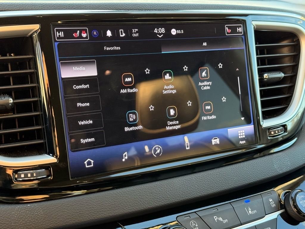 Used 2024 Chrysler Pacifica Touring-L image 24