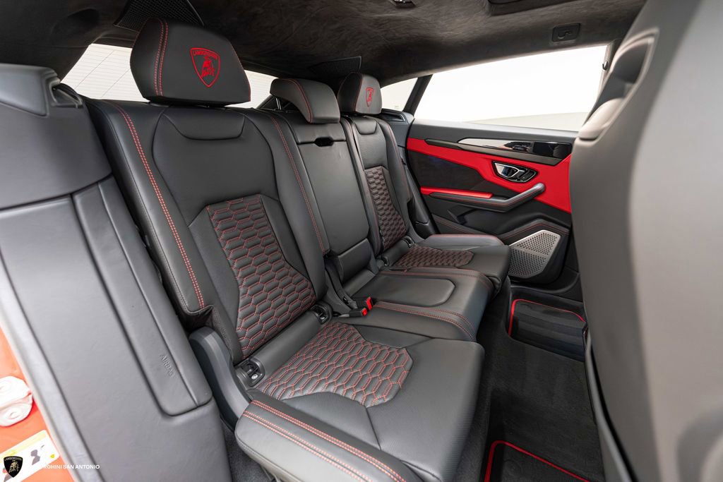Used 2022 Lamborghini Urus AWD/4WD image 26