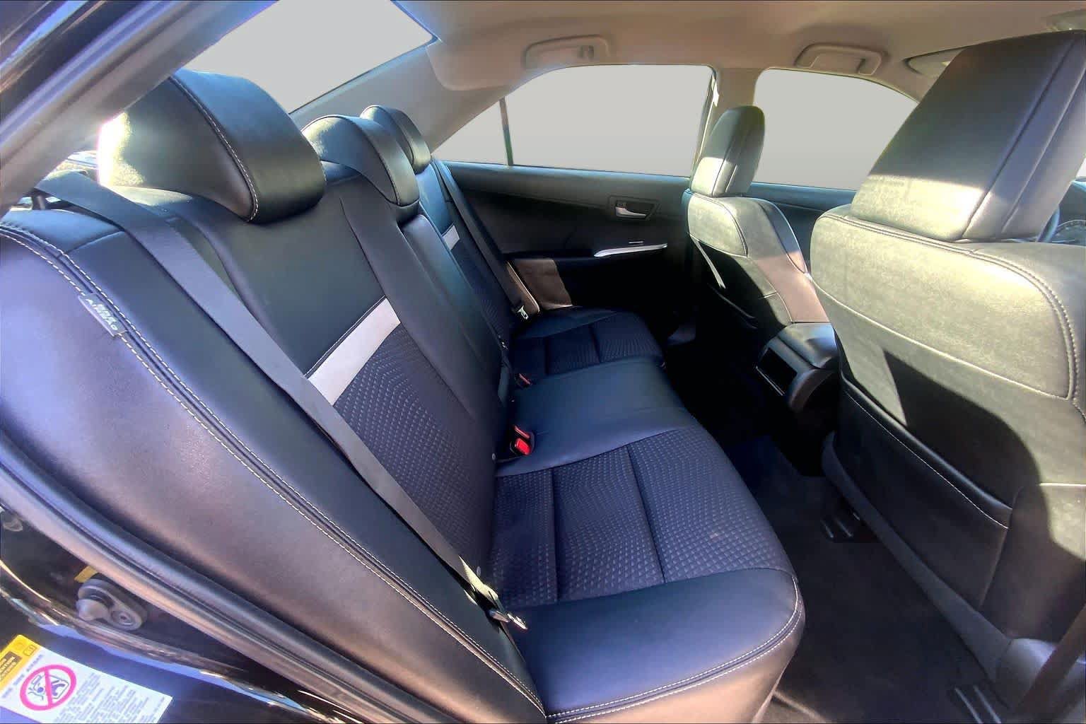Used 2013 Toyota Camry SE FWD image 19