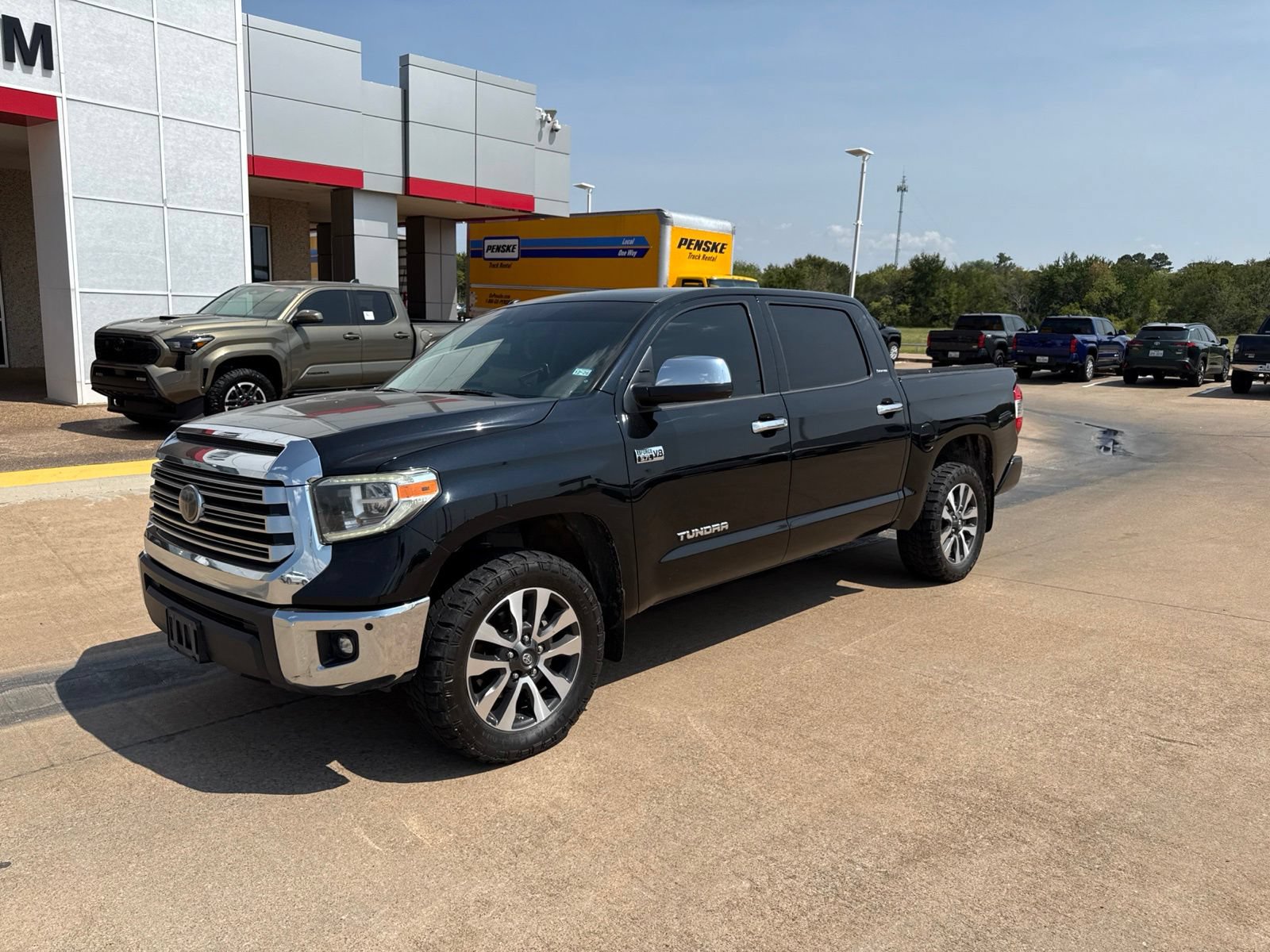 Used 2018 Toyota Tundra Limited w/ Limited Premium Package AWD/4WD image 1
