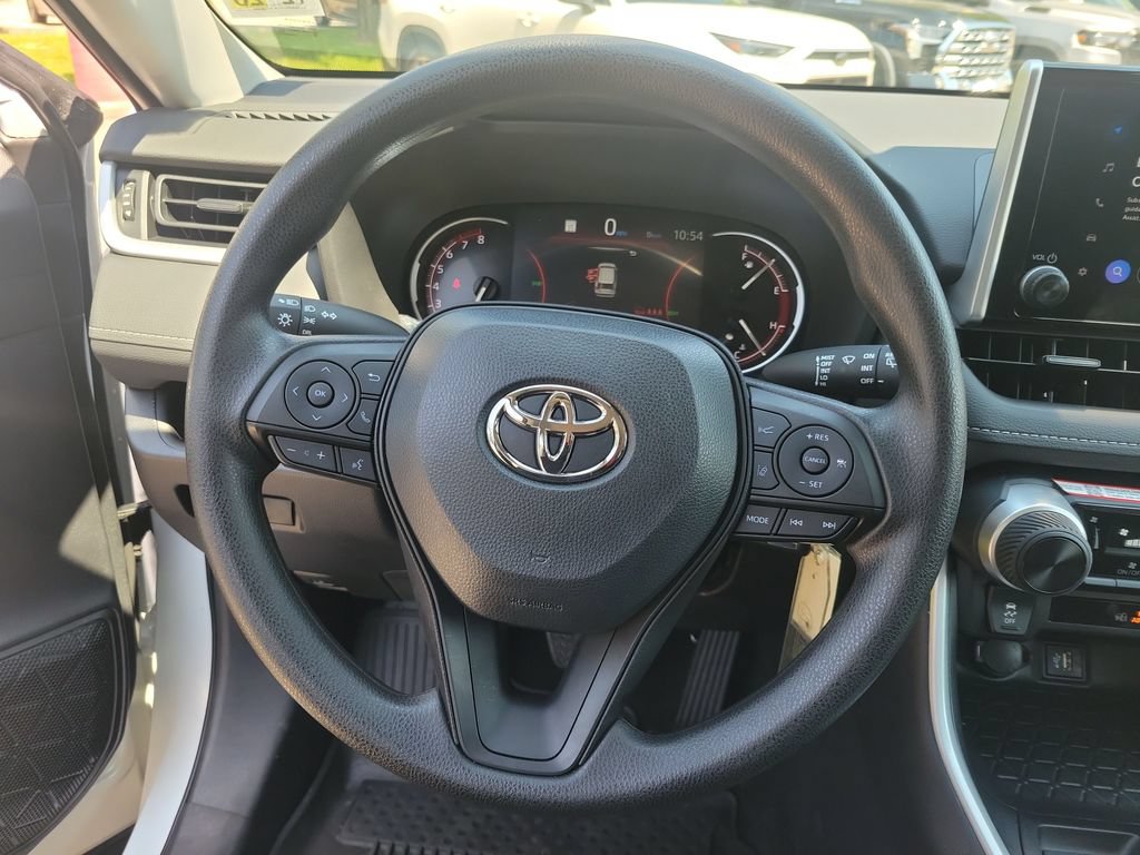 Certified 2025 Toyota RAV4 LE FWD image 21