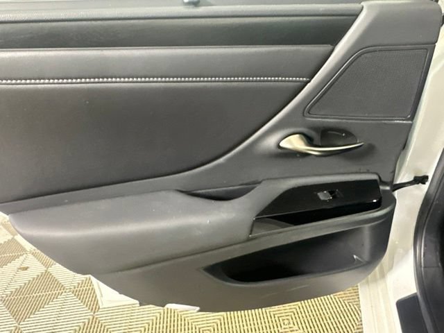 Used 2023 Lexus ES 300h Ultra Luxury FWD image 23
