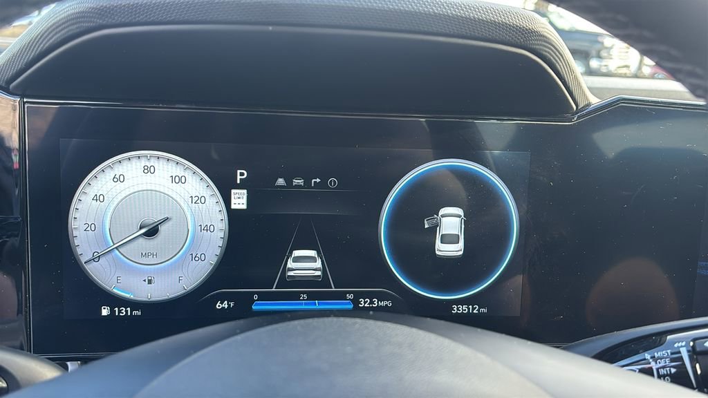 Used 2025 Hyundai Elantra Limited image 16