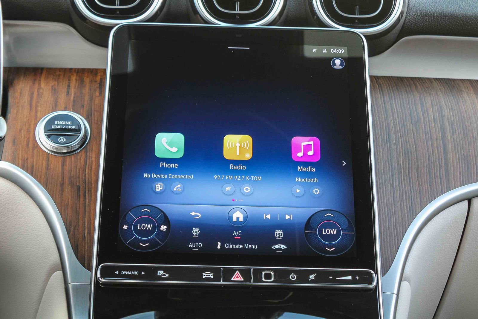 Used 2025 Mercedes-Benz GLC 300 image 13