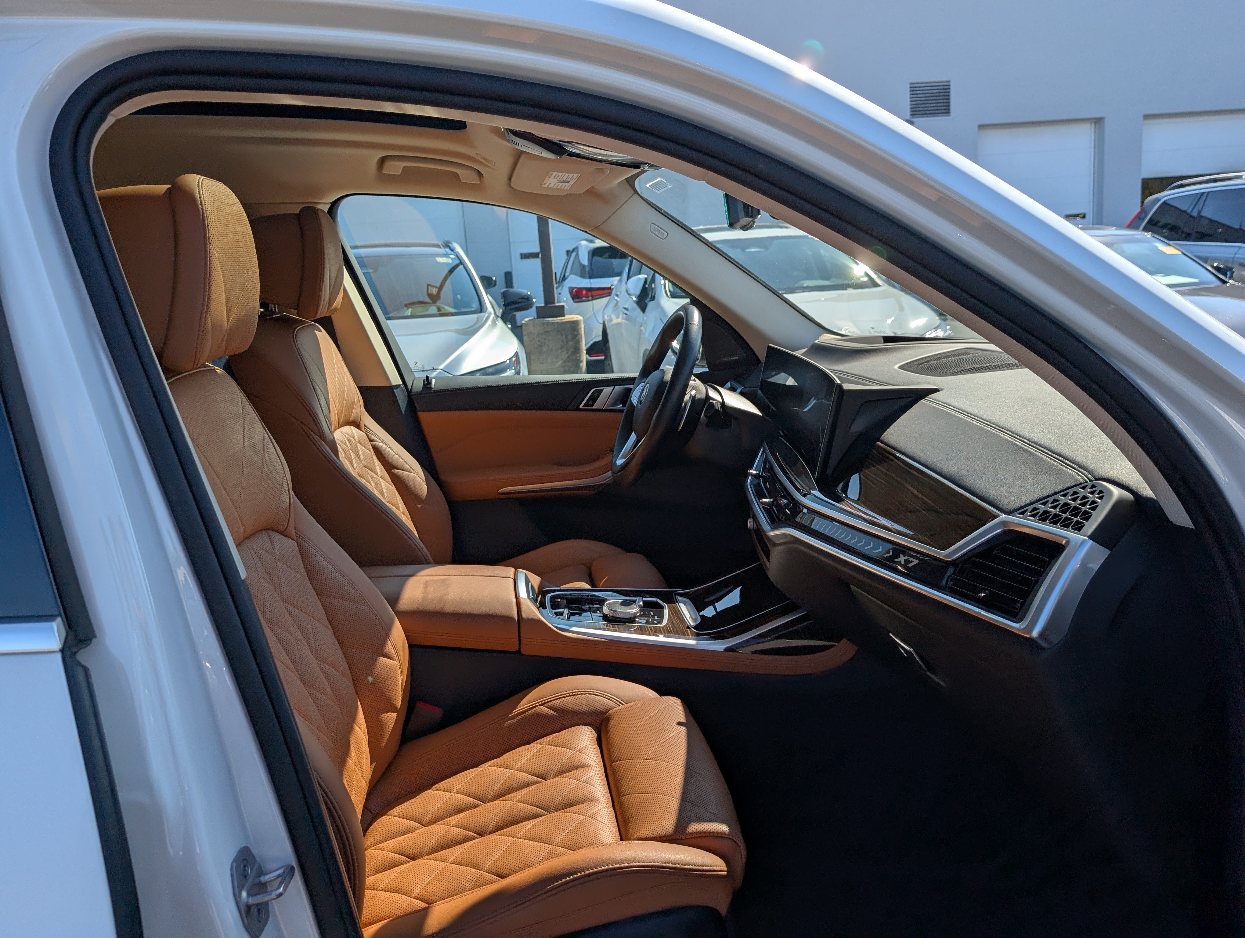 Used 2024 BMW X7 xDrive40i AWD/4WD image 11