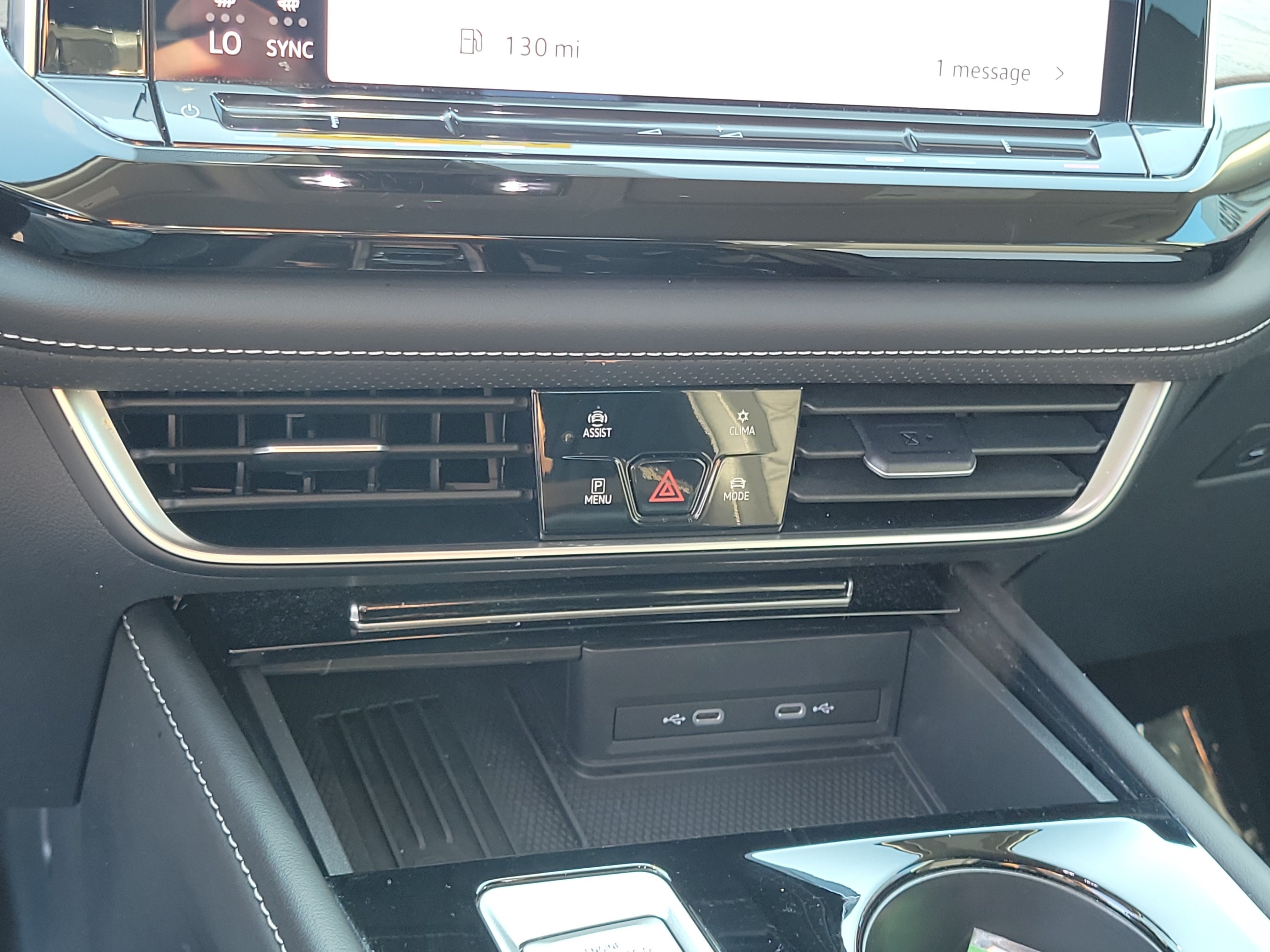 Used 2025 Volkswagen Atlas SE FWD image 27