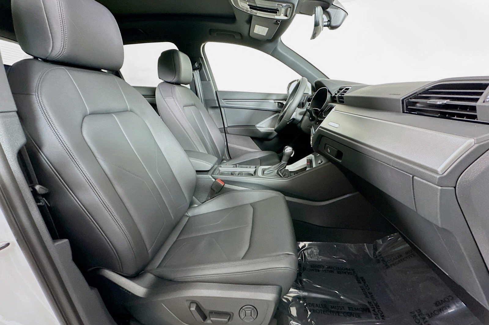 Used 2025 Audi Q3 2.0T Premium w/ Convenience Package image 8