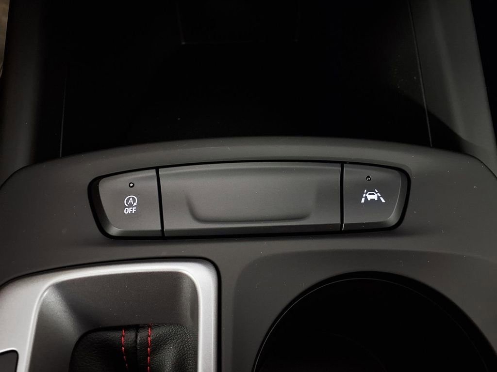 New 2026 Chevrolet Trax RS w/ Sunroof Package FWD image 21