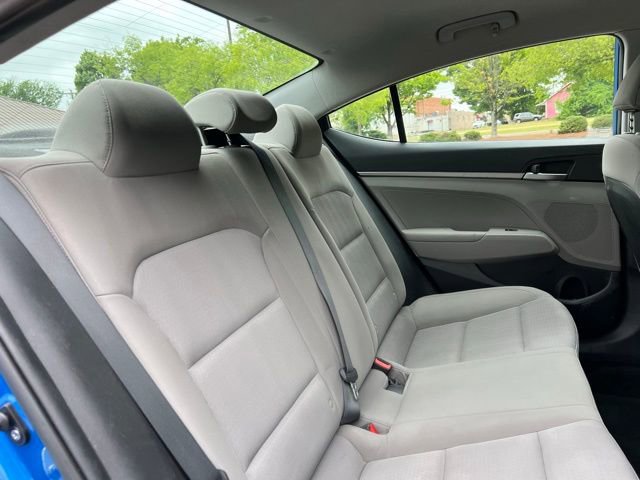Used 2017 Hyundai Elantra SE w/ Cargo Package FWD image 18