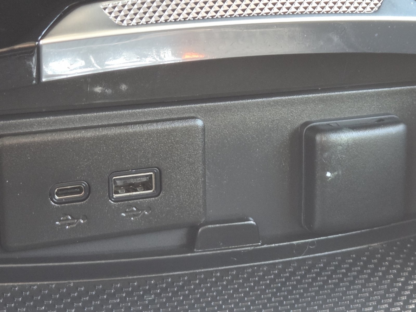 Used 2024 Buick Envision Sport Touring AWD/4WD image 6