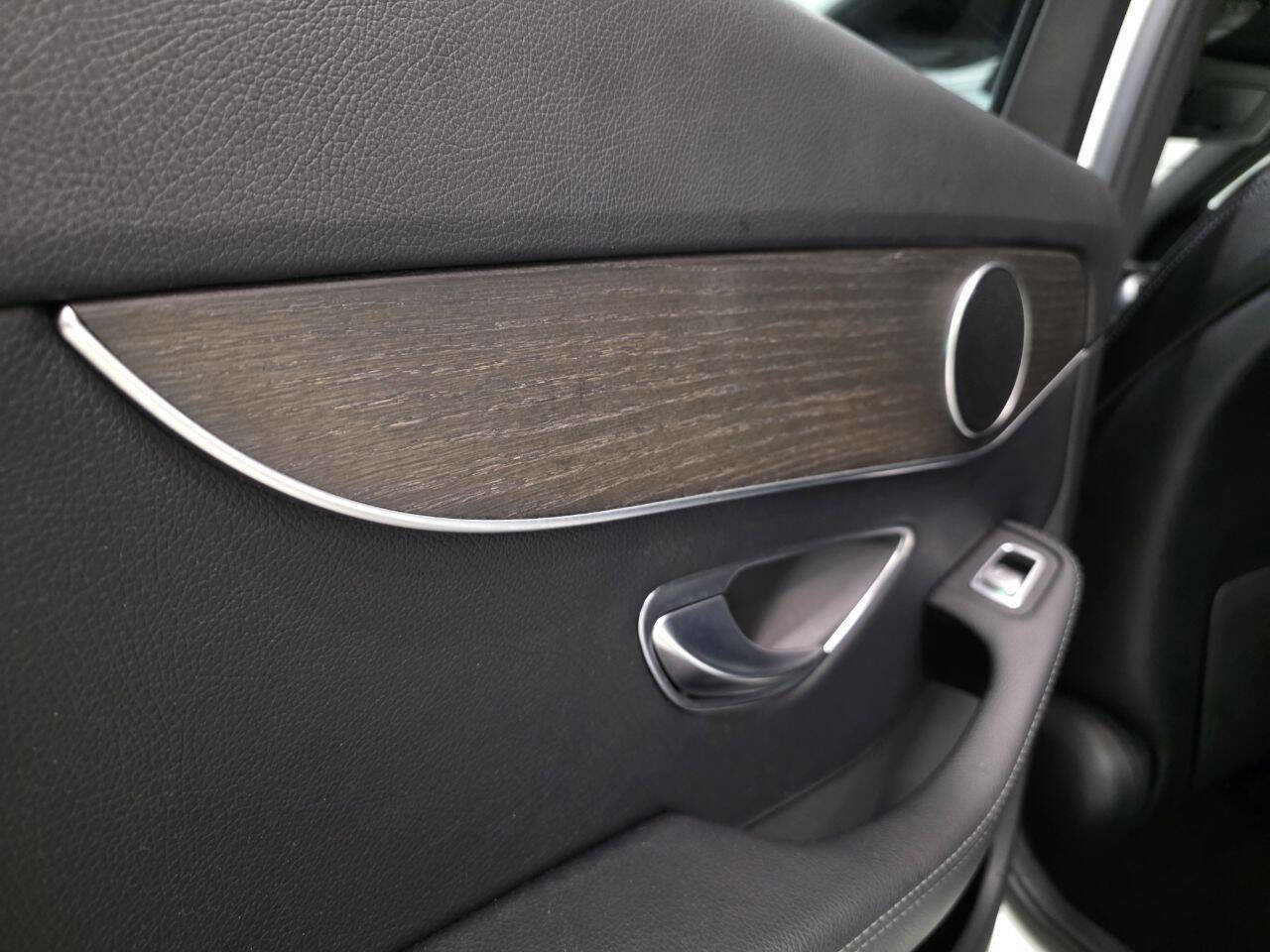 Used 2019 Mercedes-Benz C 300 4MATIC Sedan image 17