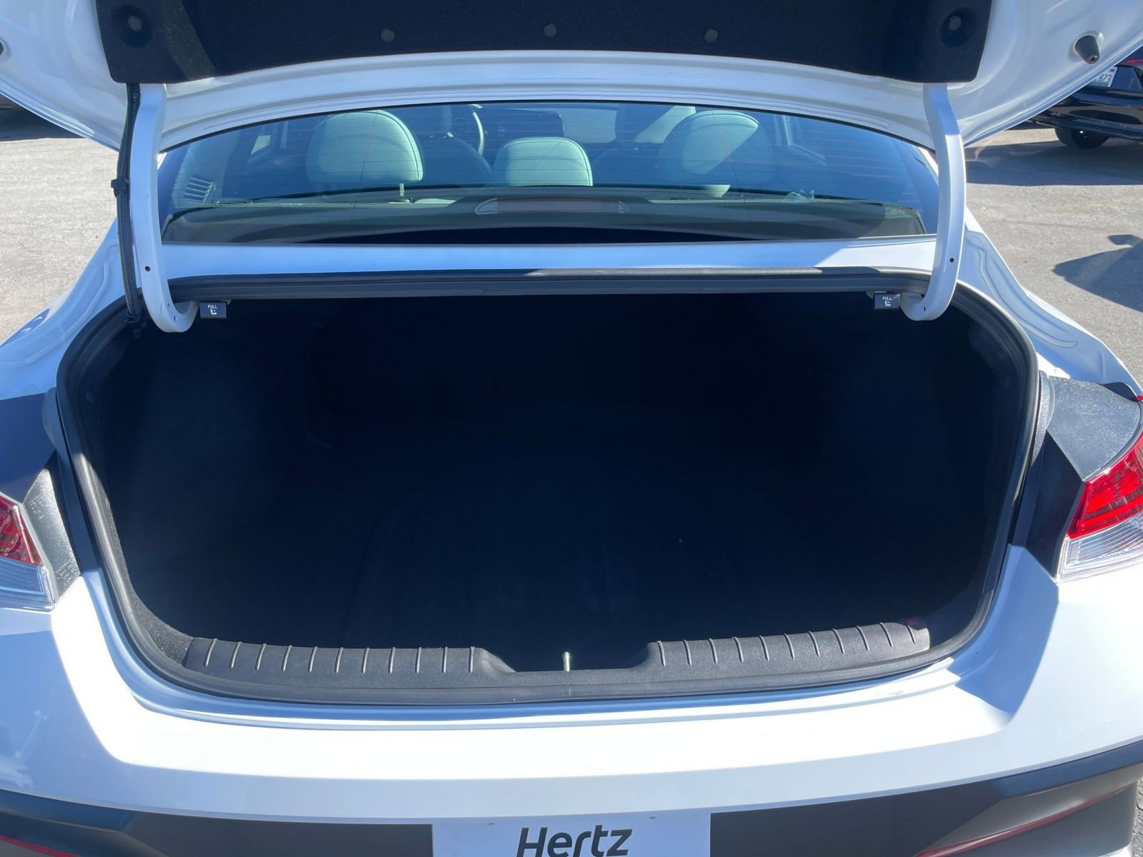 Used 2025 Hyundai Elantra Limited image 31