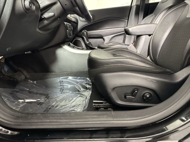 Used 2018 Jeep Compass Latitude w/ Popular Equipment Group image 21