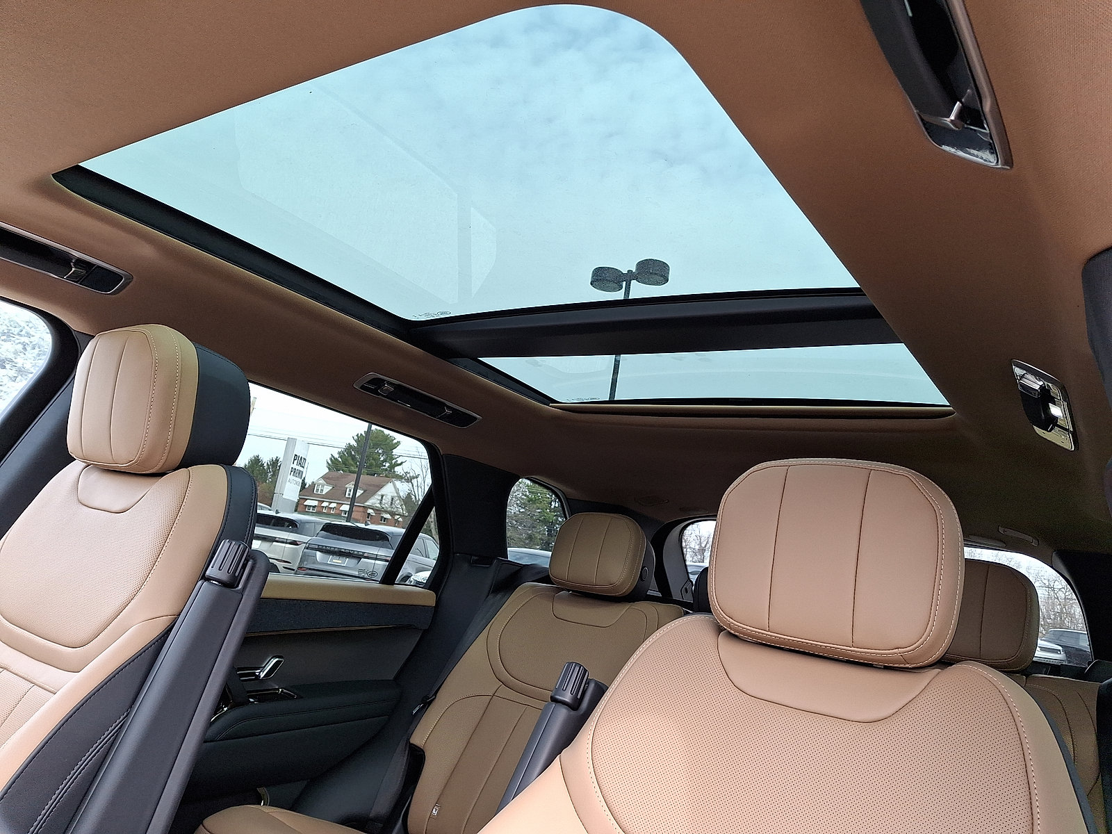 New 2026 Land Rover Range Rover Sport Dynamic SE image 5