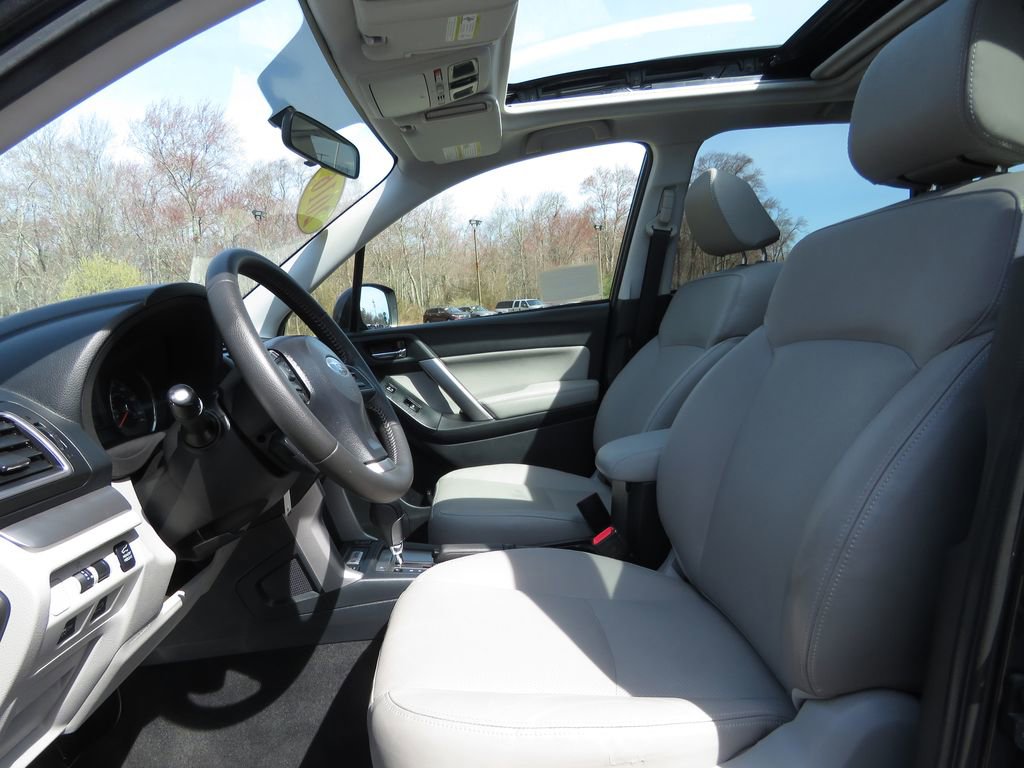 Used 2016 Subaru Forester 2.5i Limited AWD/4WD image 10
