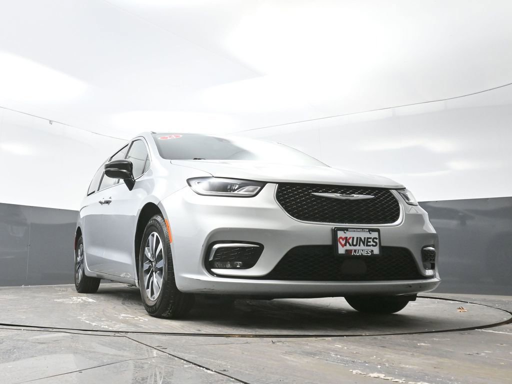 Used 2024 Chrysler Pacifica Select image 52