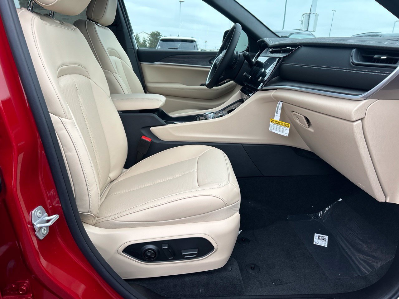 New 2027 Jeep Grand Cherokee Limited AWD/4WD image 14