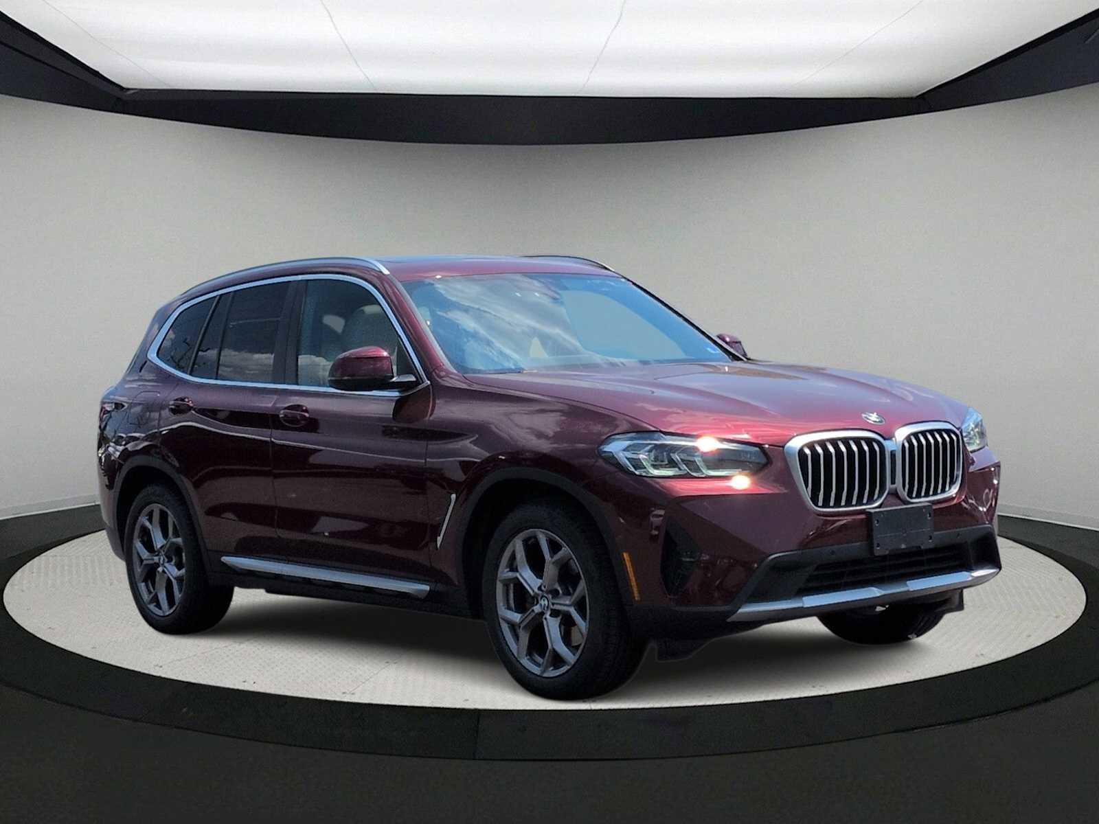 Used 2023 BMW X3 xDrive30i w/ Premium Package AWD/4WD image 2