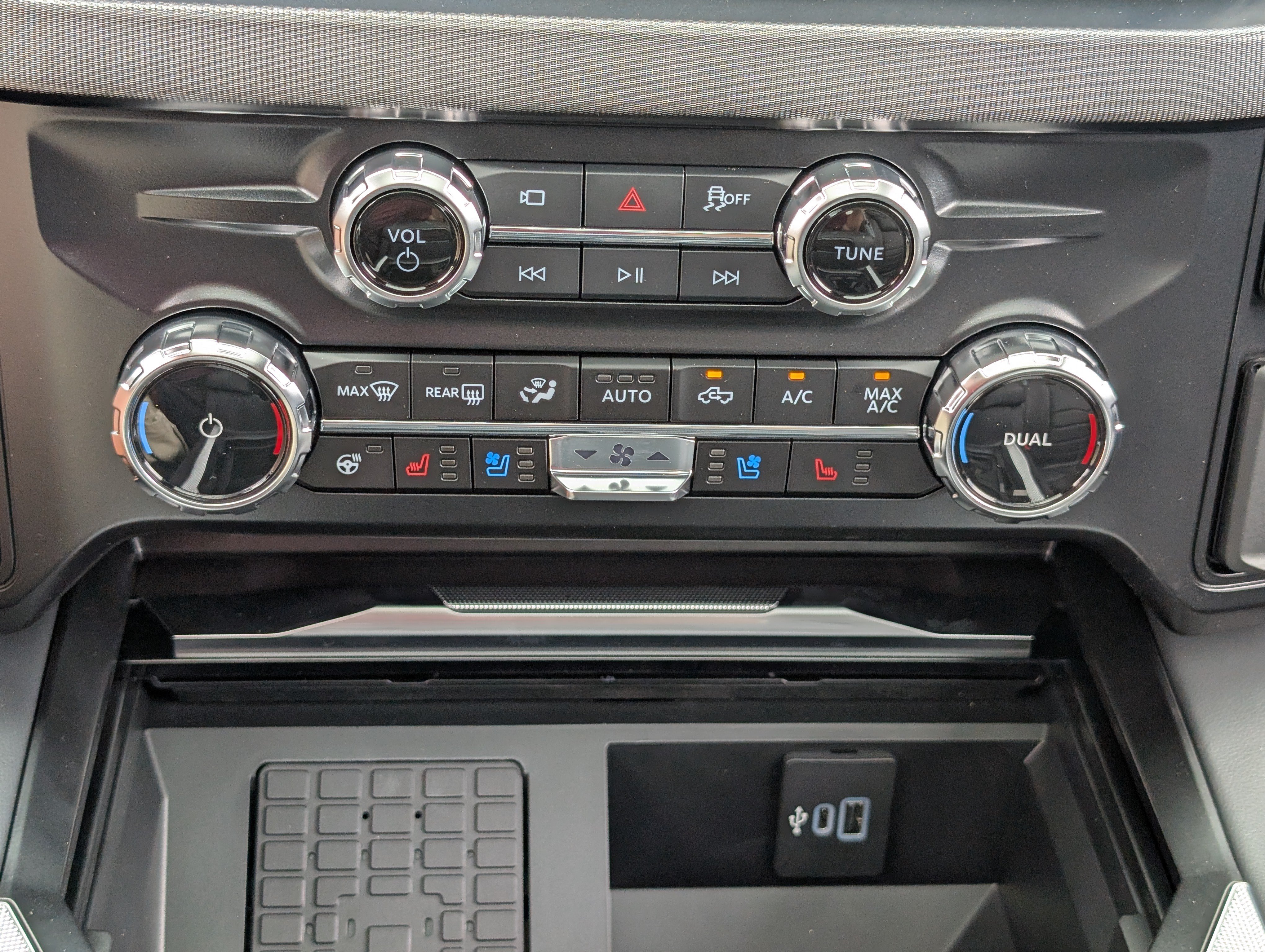 New 2026 Ford F250 Platinum AWD/4WD image 24