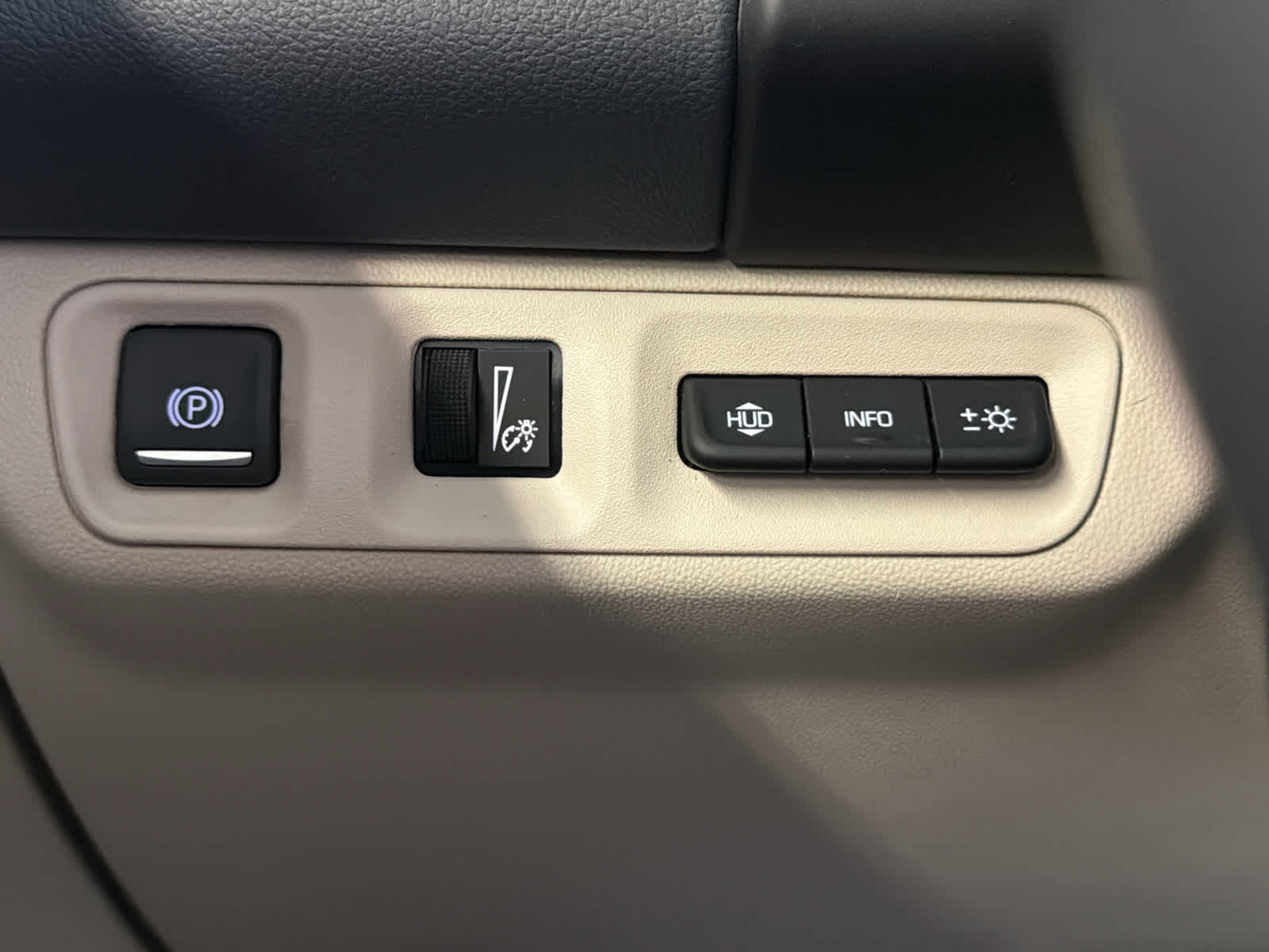 Used 2022 GMC Acadia Denali w/ LPO, Floor Liner Package FWD image 48