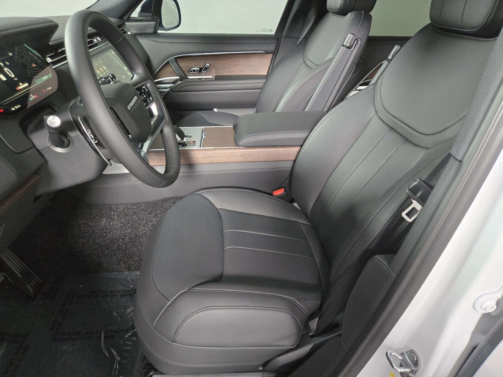 New 2025 Land Rover Range Rover Long Wheelbase SE image 11