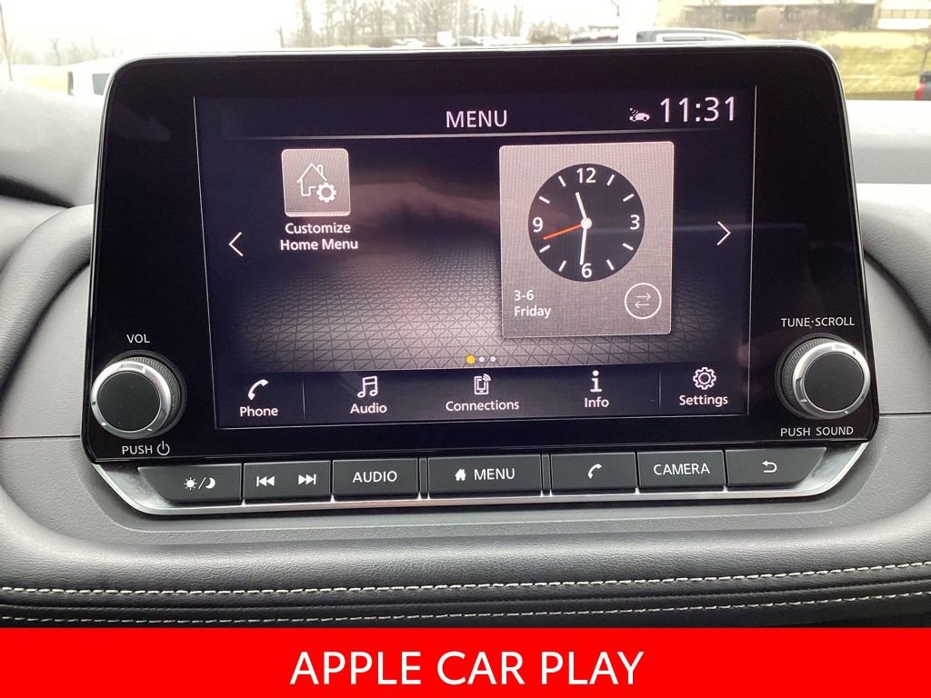 Used 2025 Nissan Rogue SV image 3