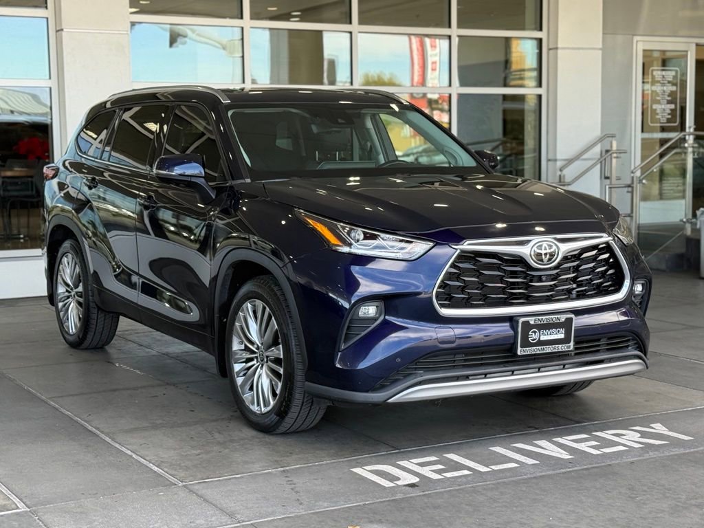 Used 2022 Toyota Highlander Platinum AWD/4WD image 6