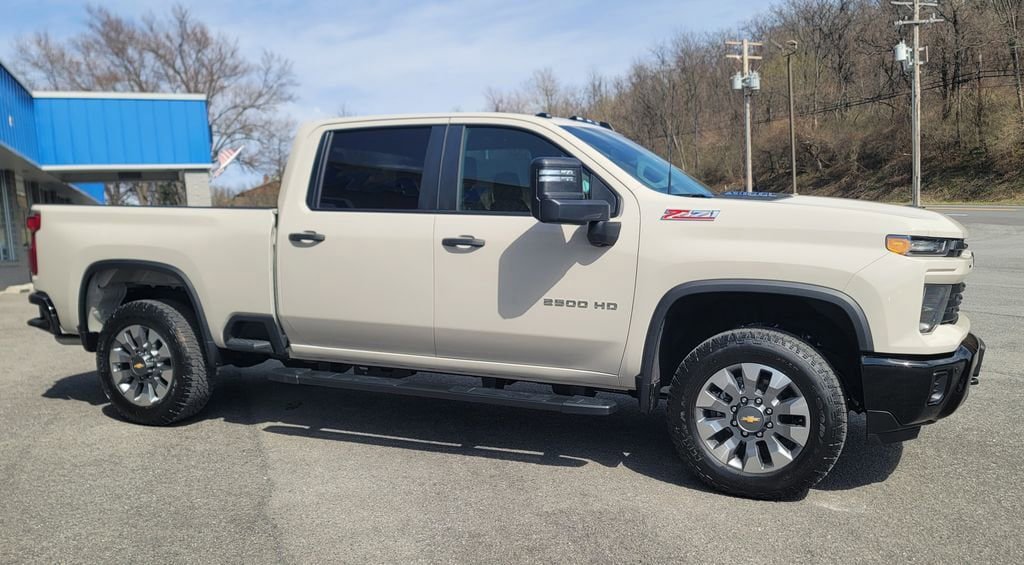 New 2026 Chevrolet Silverado 2500 Custom w/ Custom Value Package AWD/4WD image 9