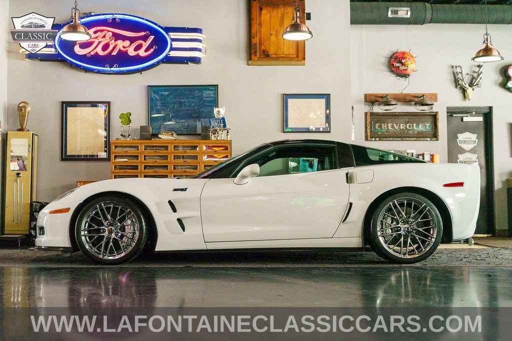 Used 2013 Chevrolet Corvette ZR1 w/ 3ZR Preferred Equipment Group RWD image 9