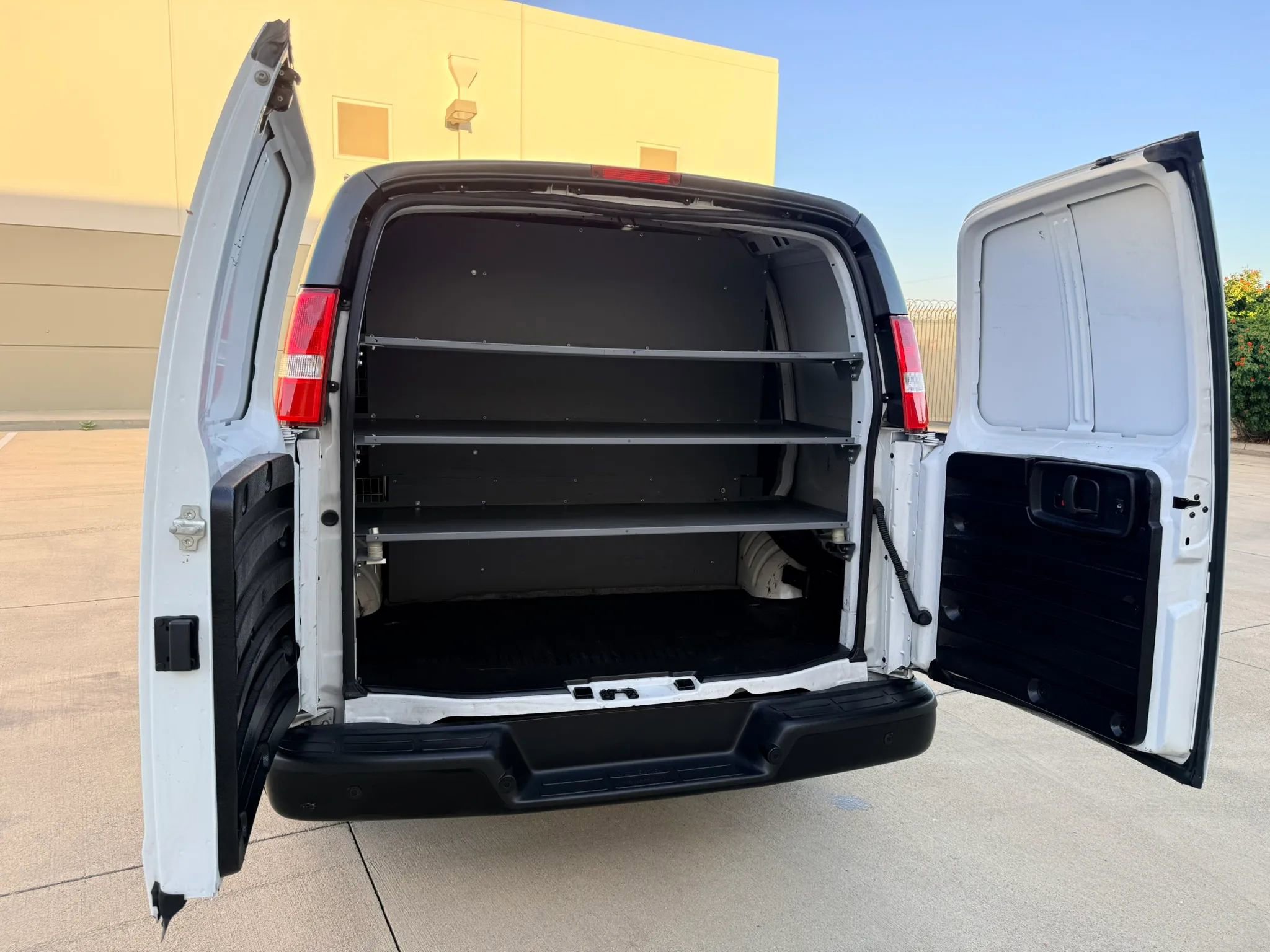 Used 2021 Chevrolet Express 2500 RWD image 12