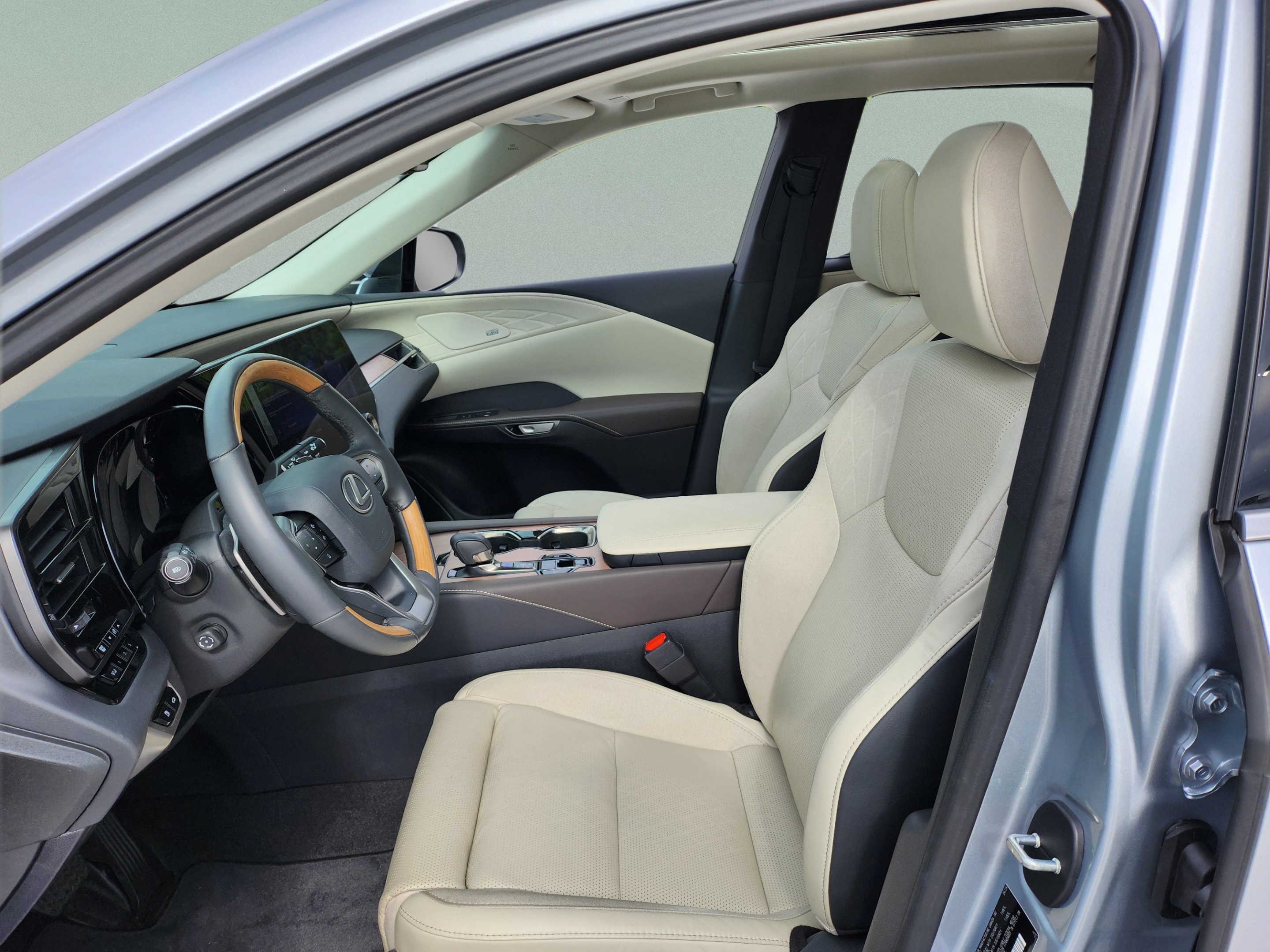 Used 2024 Lexus RX 350 FWD w/ Convenience Package image 12