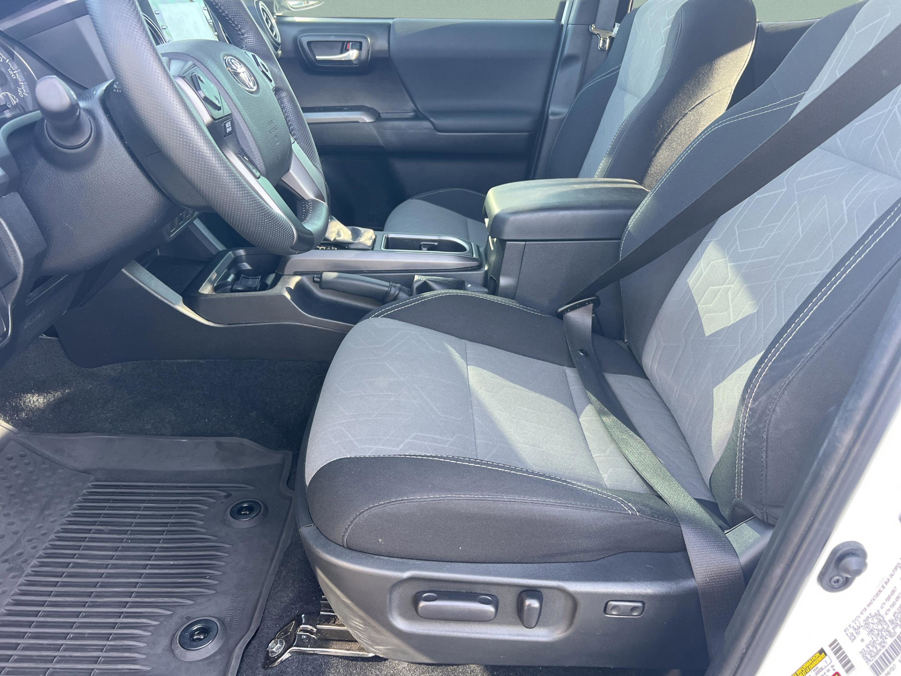 Used 2022 Toyota Tacoma SR image 20