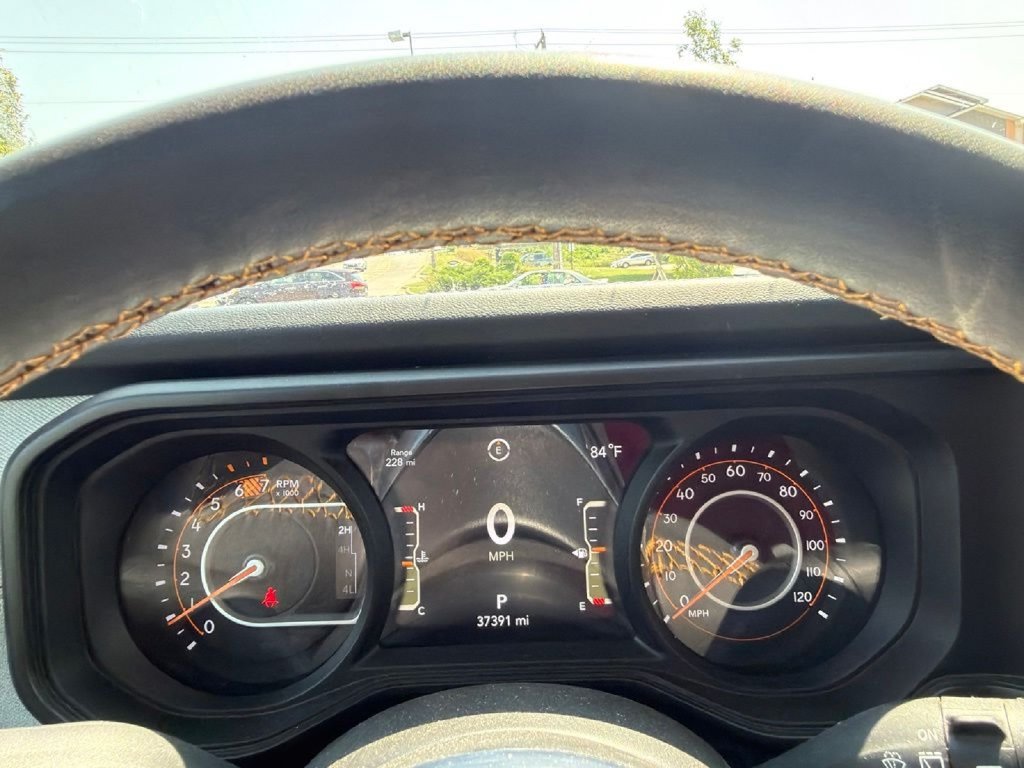 Used 2025 Jeep Wrangler Unlimited Sahara AWD/4WD image 21