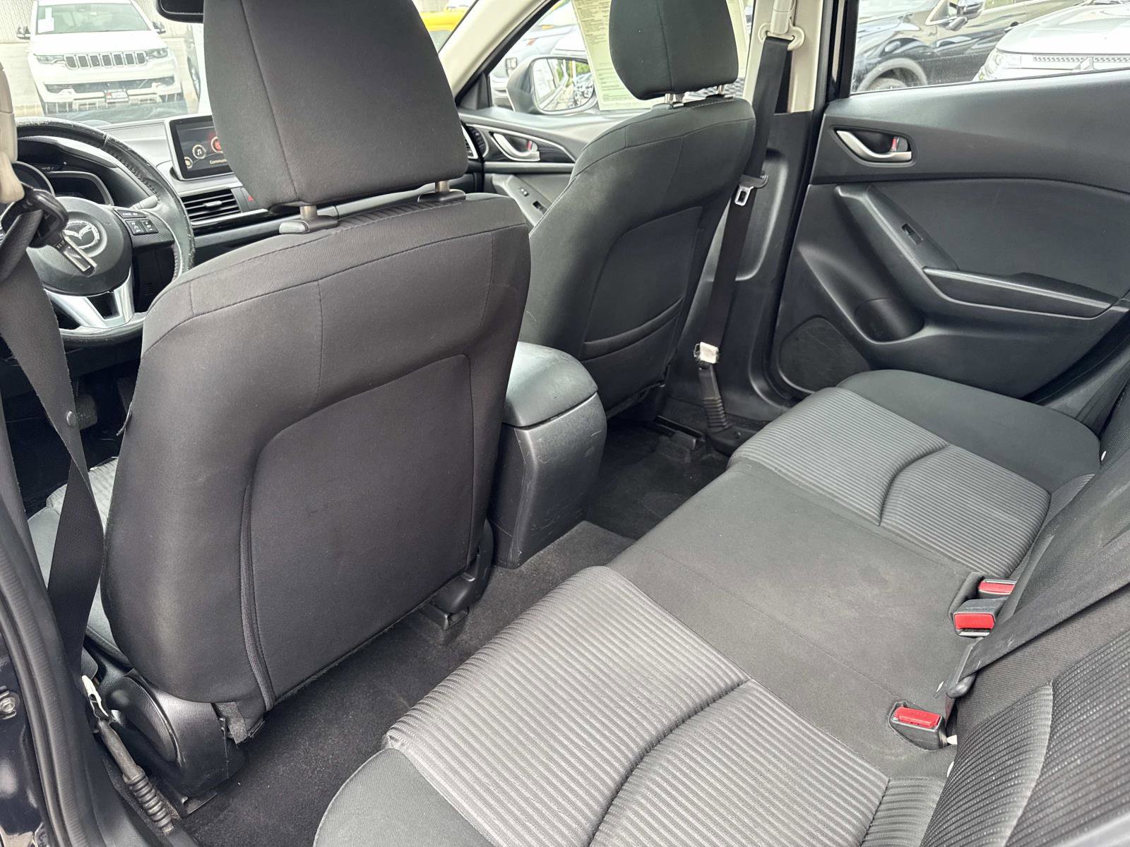 Used 2016 MAZDA MAZDA3 i Touring FWD image 10