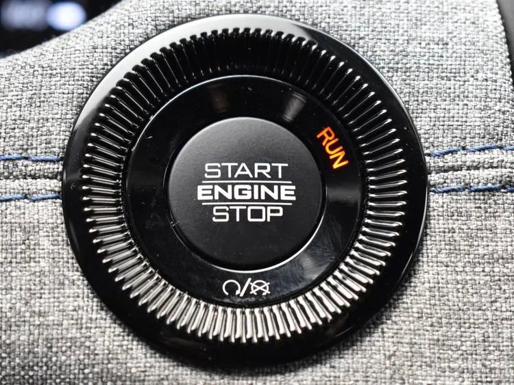 Used 2024 Jeep Compass Latitude image 29